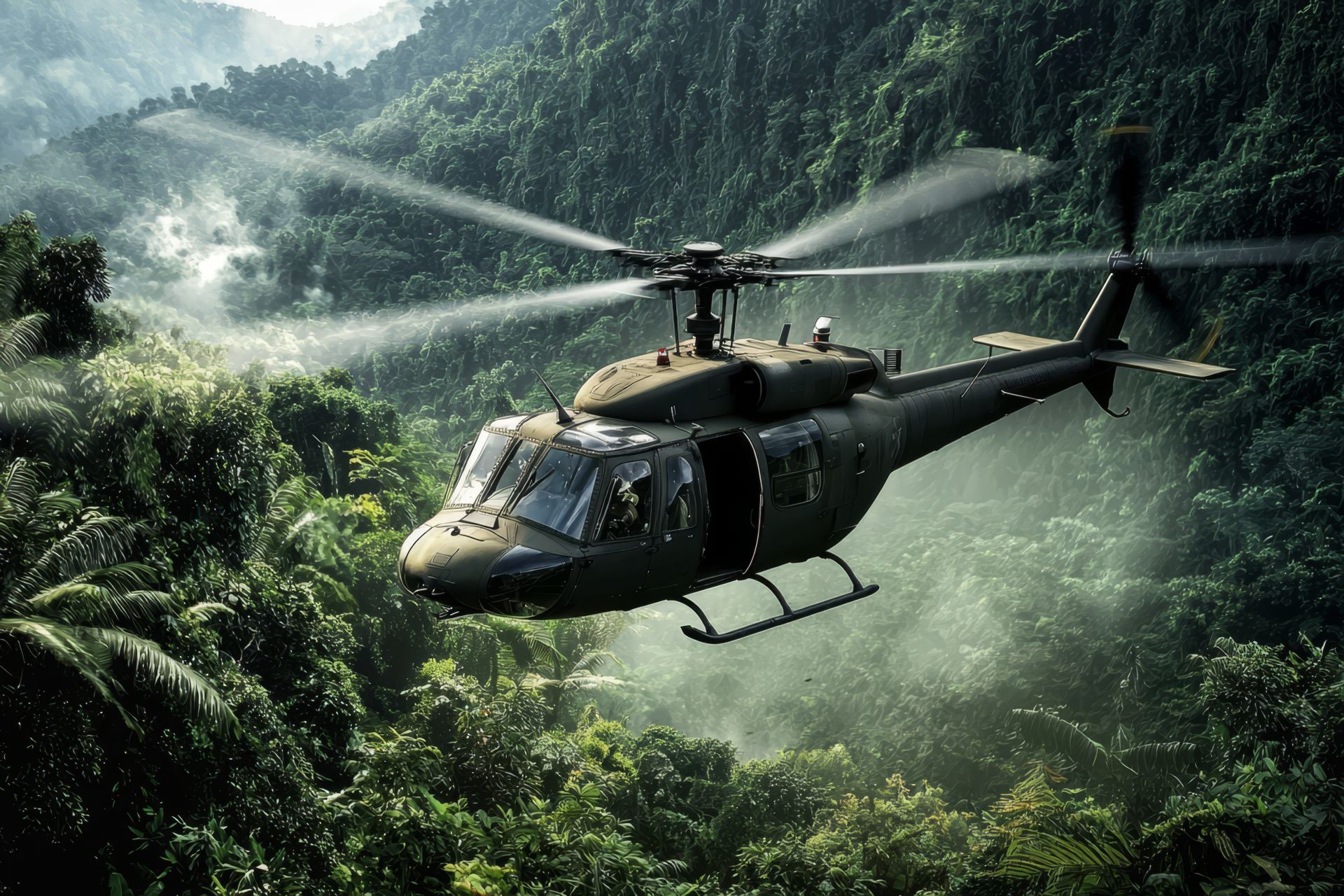 Ein Hubschrauber fliegt über einen dichten tropischen Regenwald. Die Landschaft ist üppig grün und voller Vegetation.